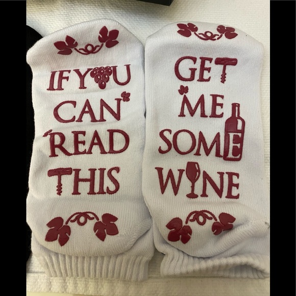R- AS ❤️3/$30 If You Can Read This Bring Me Wine 2prSock - Picture 4 of 5